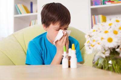 Proteja a sus hijos de estas 4 enfermedades comunes de otoño shutterstock_1033887556
